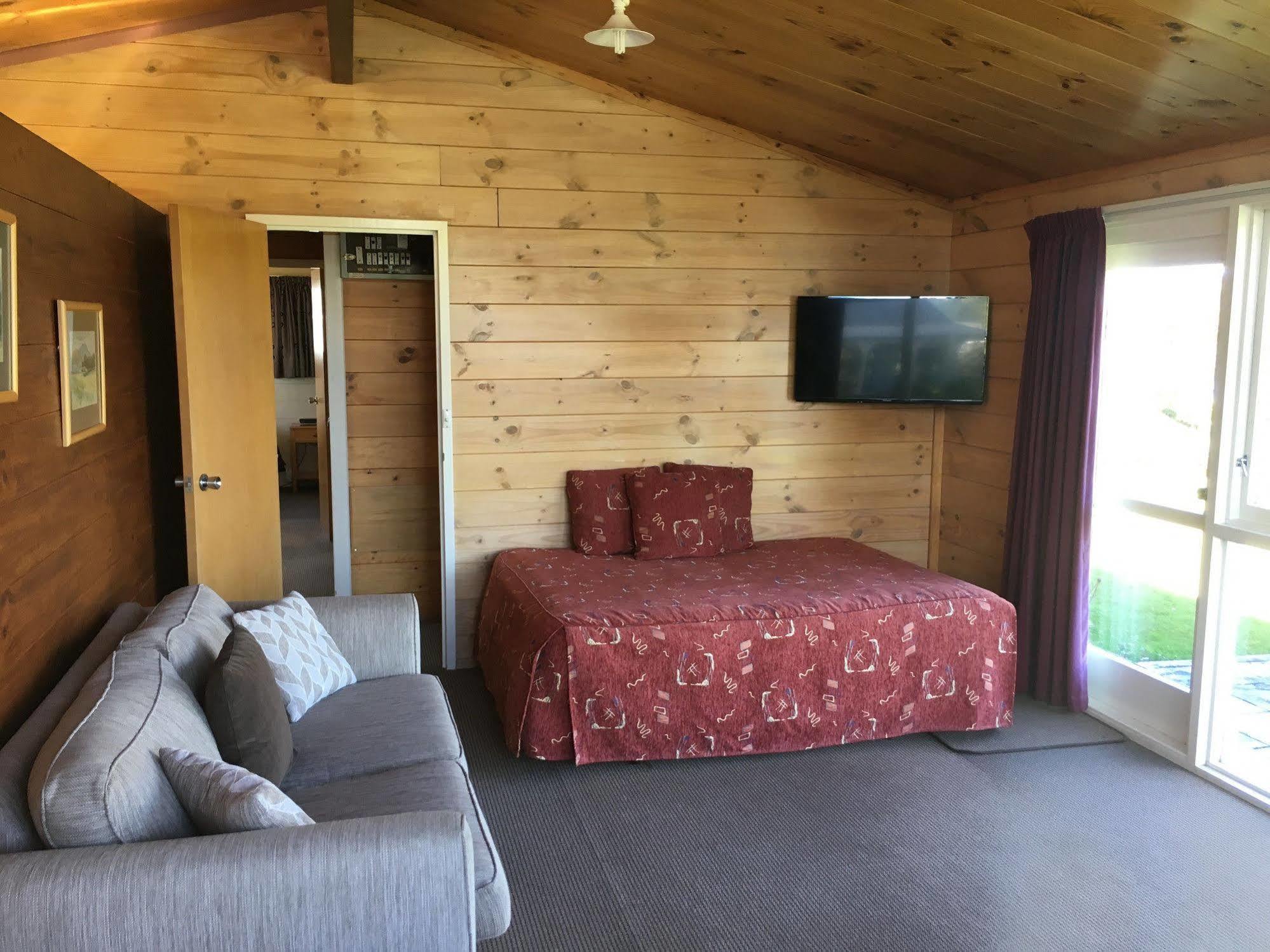 Lakeside Motel & Apartments Te Anau Extérieur photo